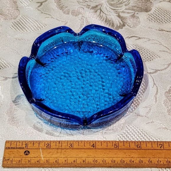 Blue Anchor Hocking VTG flower, bubble shape, Ashtray/dish/trinket.5" - Picture 7 of 7
